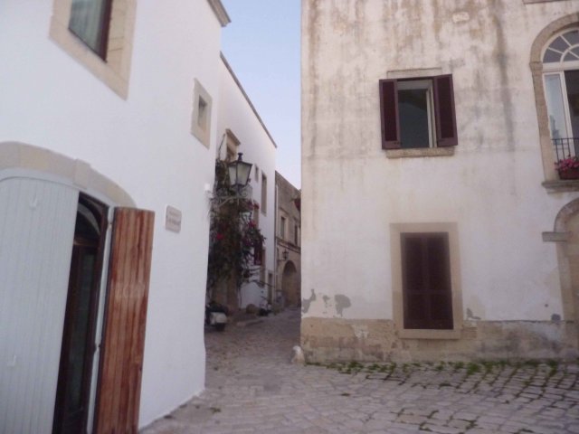 vue des murs blanc de Otranto