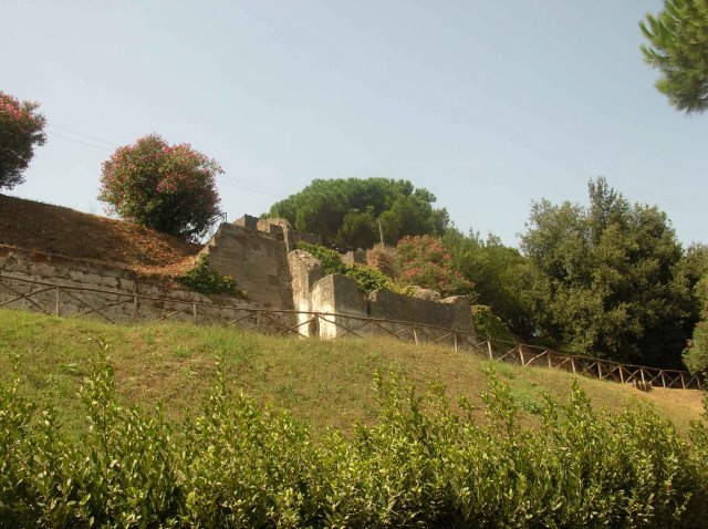 Remparts de Pompei mis a jour par les fouilles