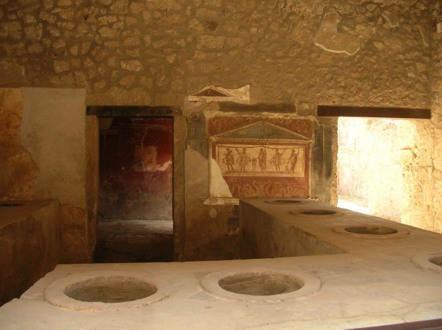 Photos maison de Pompei avec réserve et mosaiques apparentes