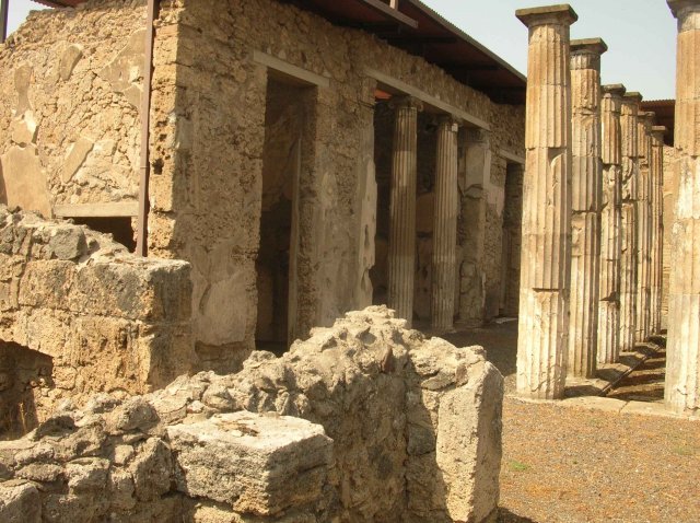 Constructions figées dans le temps dans la cité romaine de Pompei