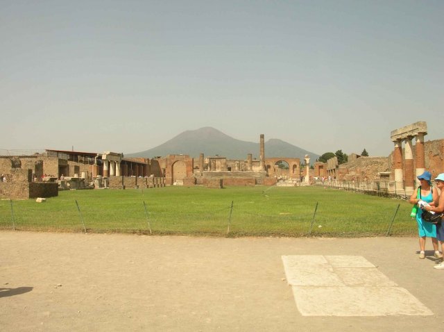 Pompei devant le Vésuve impréssionnant