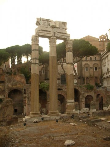Photos d'ancien temple à Rome