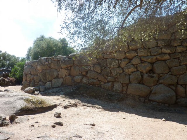 vieux mur d'habitation en Sardaigne
