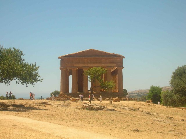 Photo de temple grecque en hauteur