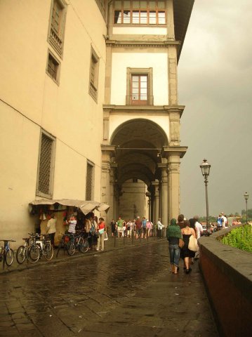 Promenade au bord du fleuve de Florence