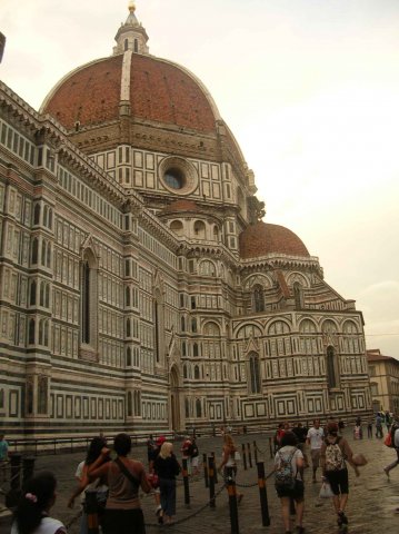 le baptistere de Florence proche du duomo