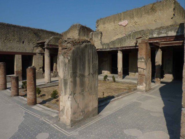 Photos ancien patio Herculanum