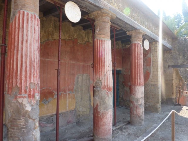 Photos colonne et mour romain Herculanum