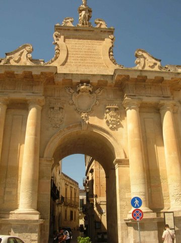 arc de triomphe de Lecce