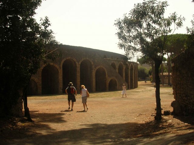 Photos des arcades du théâtre de Pompei