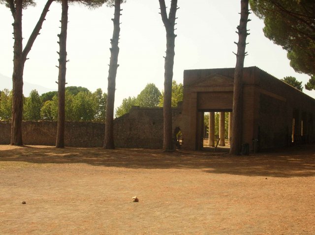 Photos entrée du temple restauré de Pompei