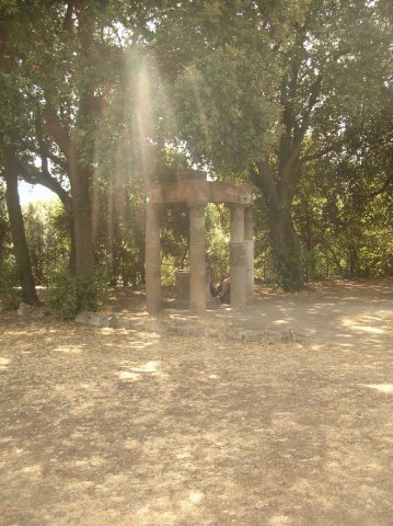 lumière sur des colonnes de Pompei