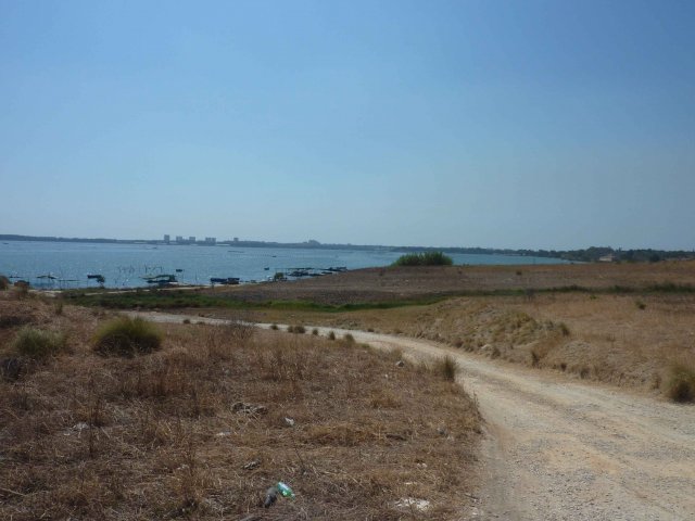 route en terre dans le sud de l'Italie