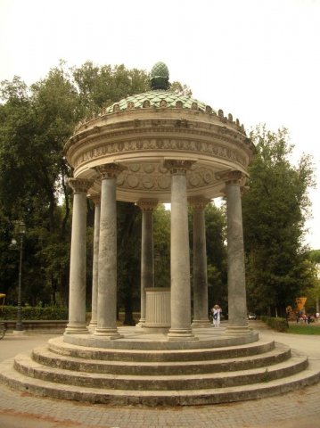 Photos kyosque dans la capitale Italienne