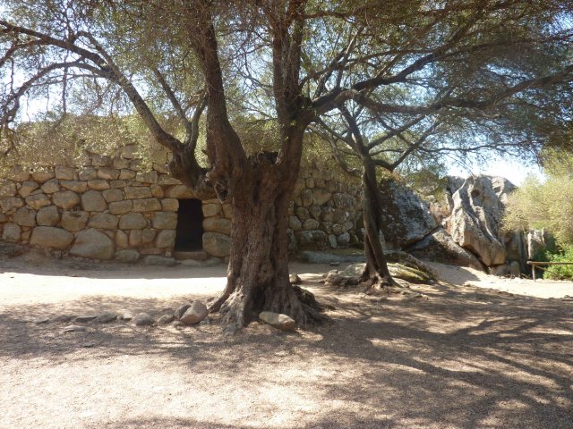 Photos de nuraghe restauré ce qui est très rare en Sardaigne