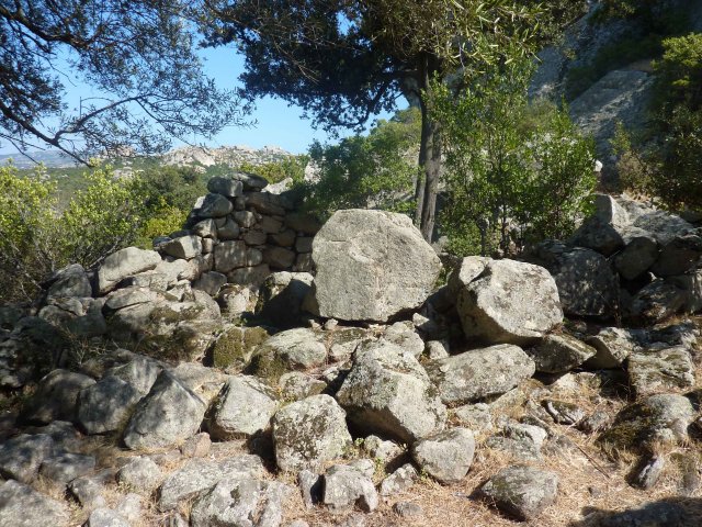 visite sarde de Nuraghe pour 3 euros voilà le résultat ....