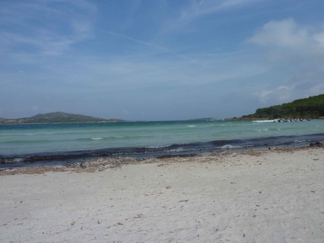 Encore une plage de sable fin en Sardaigne