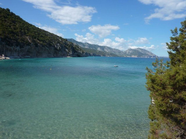 Photos eau limpide à l'horizon en Sardaigne