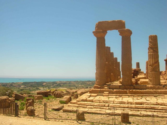 vue de la mer méditerranée en Sicile