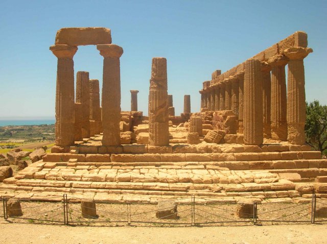 vue sur la longueur d'un vestige grecque