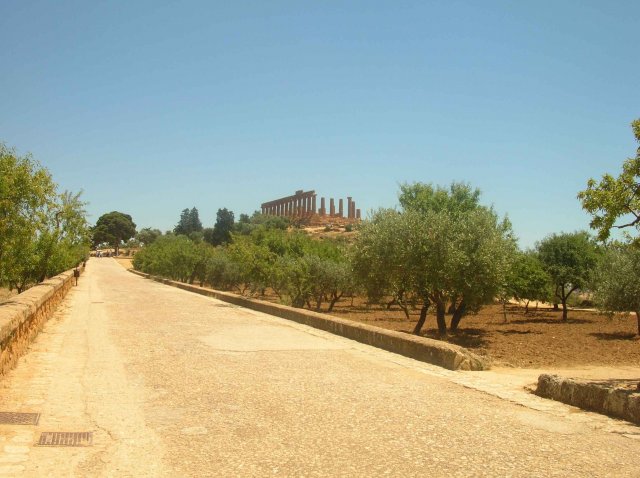 Chemin et temple de Agrigente en Image