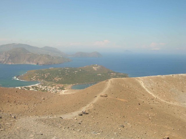 Iles Eoliennes et la belle mer bleue