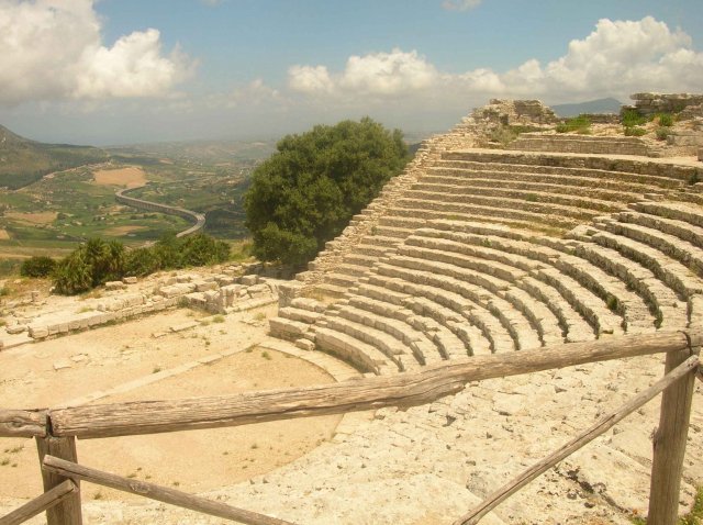 Photos théâtre de Segeste