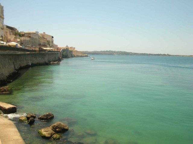 longue jetée de Siracuse