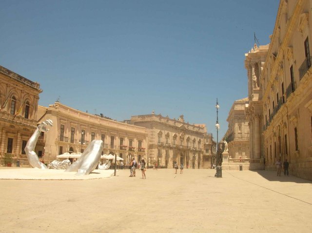 grande place de Siracuse en Sicile 