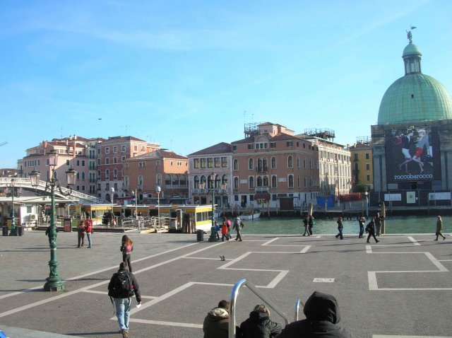 Vue magnifique en arrivant à Venise