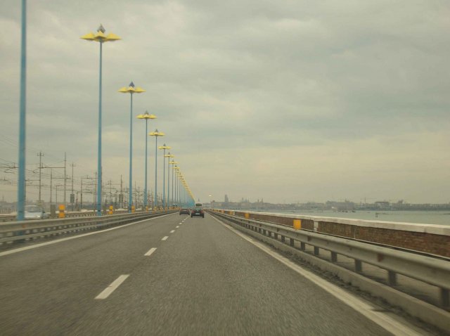 Arrivée à Venise par le grand pont